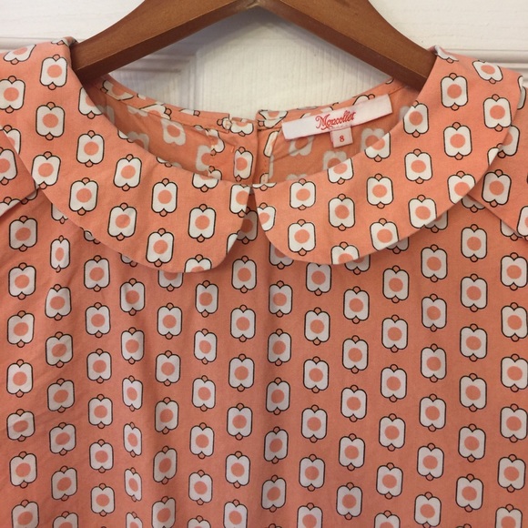 Moncollet Button Back Top - Picture 2 of 6